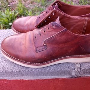 Red wing postman